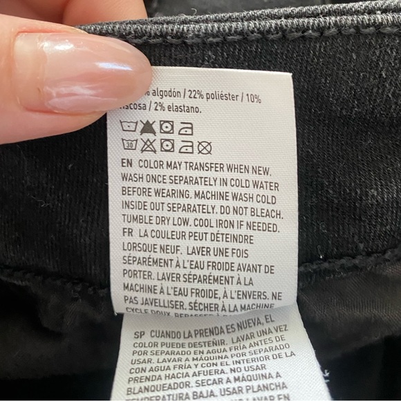 American Eagle Curvy Hi Rise Black Distressed Denim Mini Skirt - Picture 9 of 10